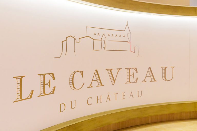 Wine tasting reception at Le Caveau du Château