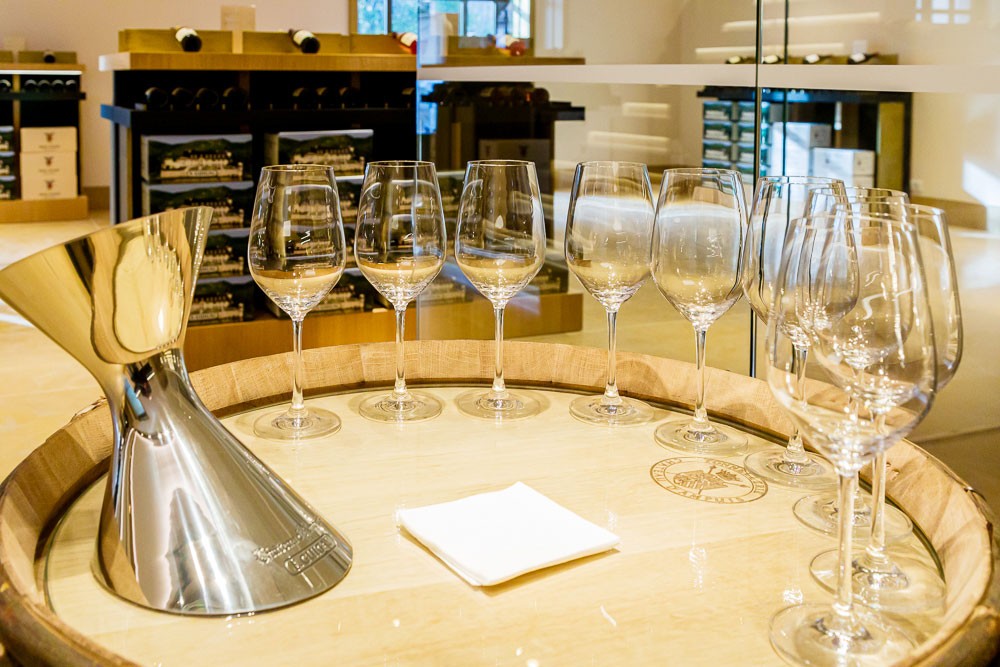 Wine tasting reception at Le Caveau du Château